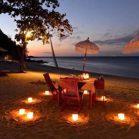 Cocotinos Sekotong Lombok Hotel